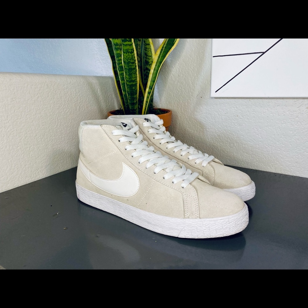Nike SB blazer Cream & white.